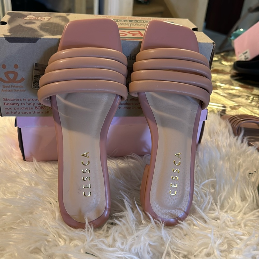 LOW HEEL SLIPPERS SIZE 8 NEW NEVER WORN